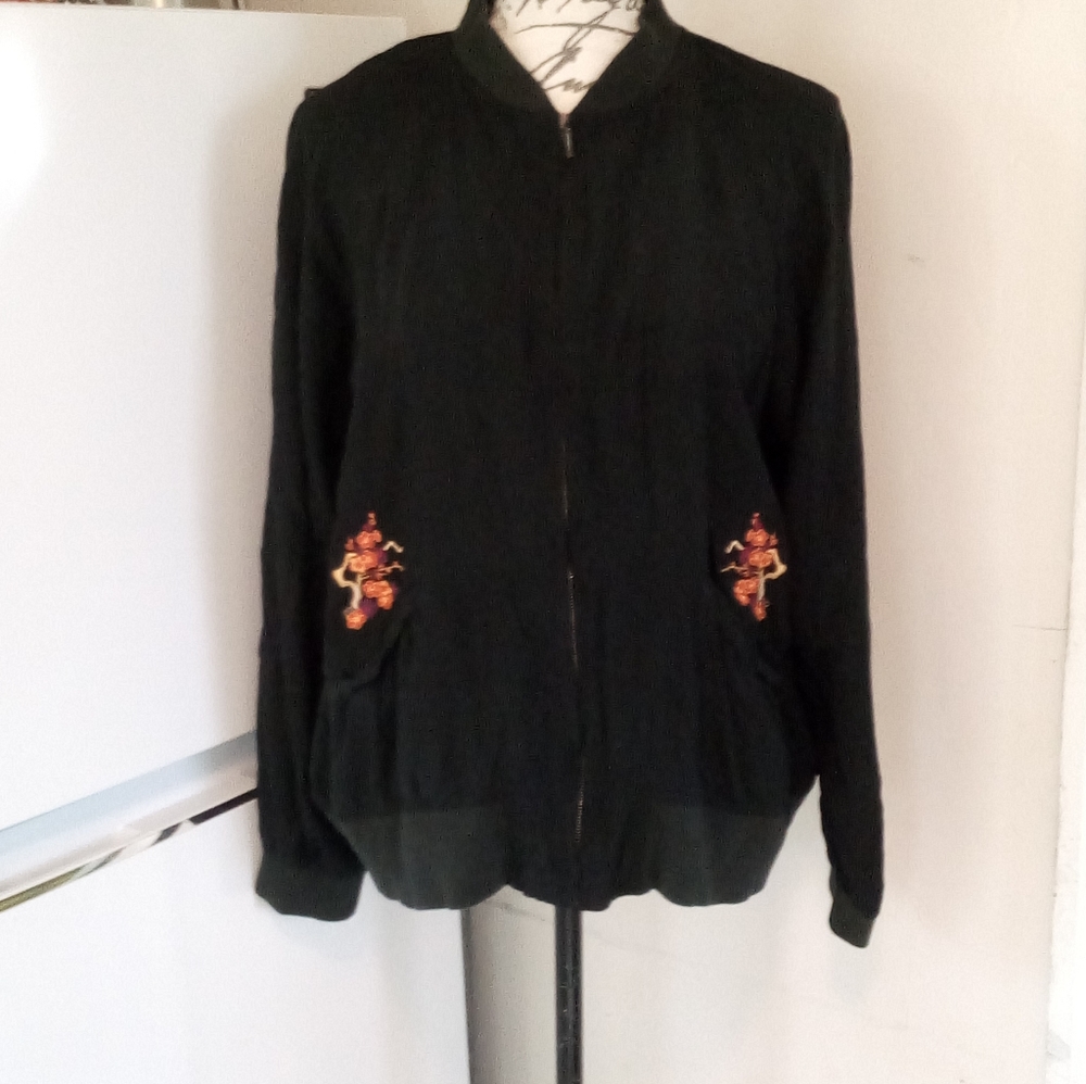 💜Vintage💜 Chicos Embroidered Silk Bomber Jacket
